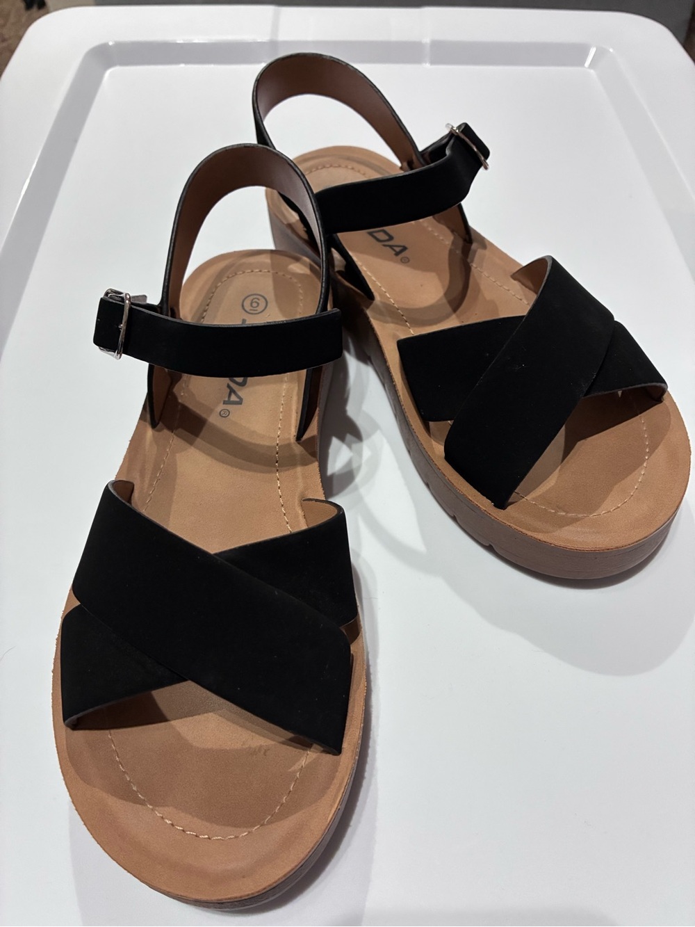 Soda Chester-S Black Criss Cross Flatform Sandals Size 6
